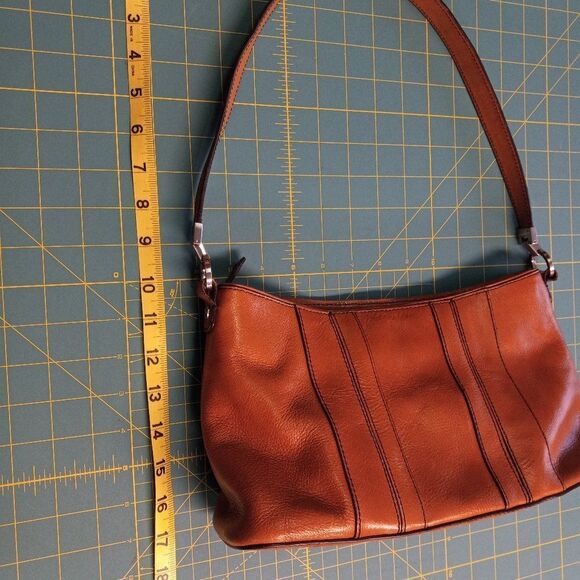 Etienne Aigner Tan Leather Zipper Top Silver tone Metal Shoulder Bag Cottagecore - Picture 4 of 13